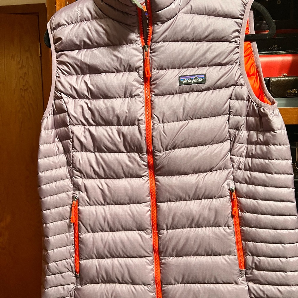Patagonia: Quilted puffy Vest RARE color Lavender with Orange Lining